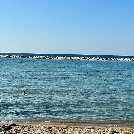 La Casa Dei Nonni Al Mare Penzion 3*